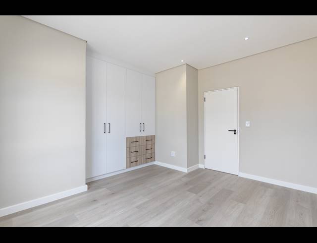 4 BEDROOM FREEHOLD FOR SALE IN SANDOWN